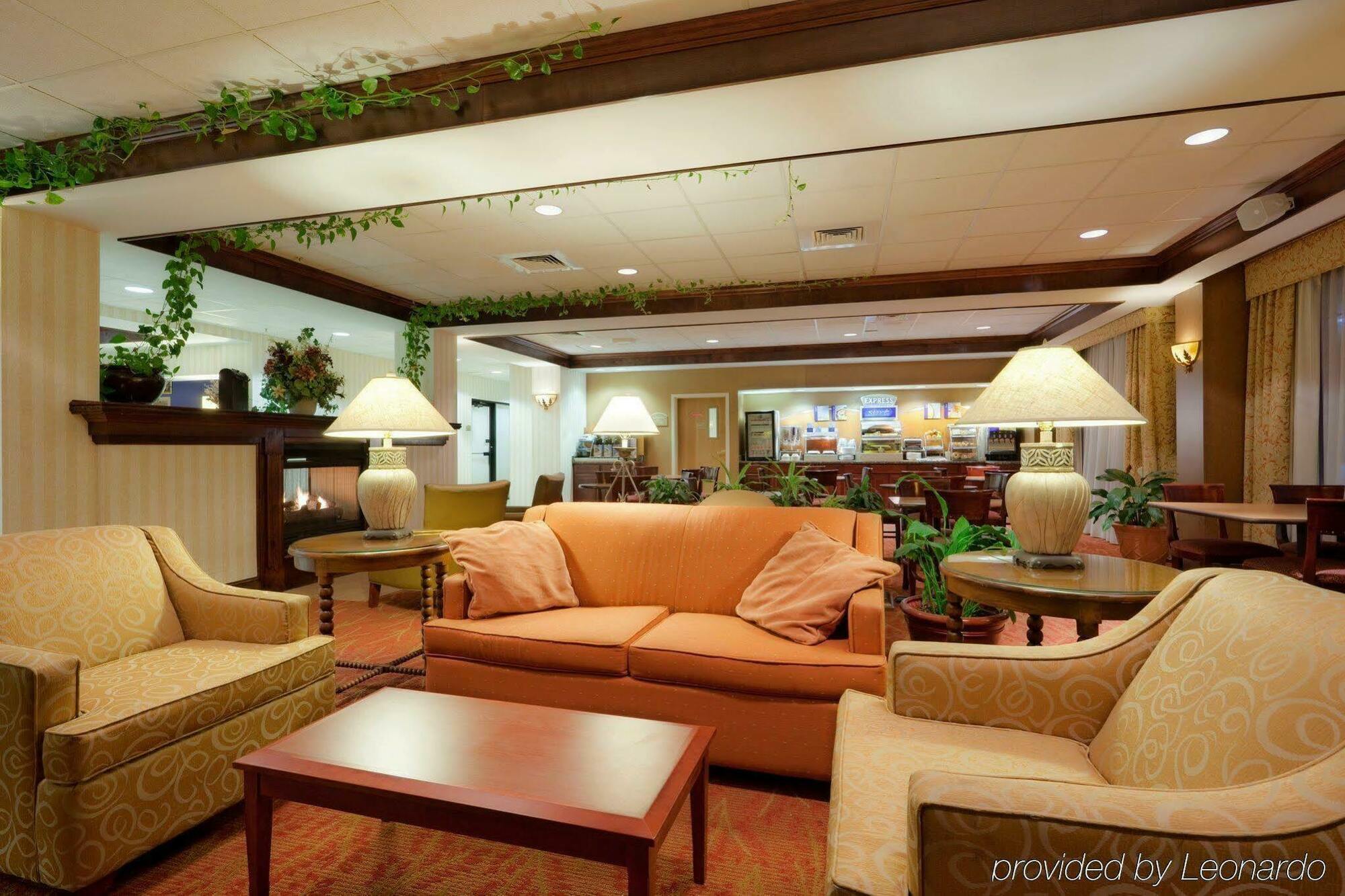 Holiday Inn Express Hotel & Suites Providence-Woonsocket By Ihg Zewnętrze zdjęcie
